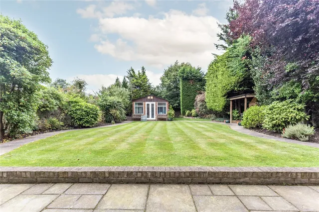 Hamilton Road, Ealing, W5