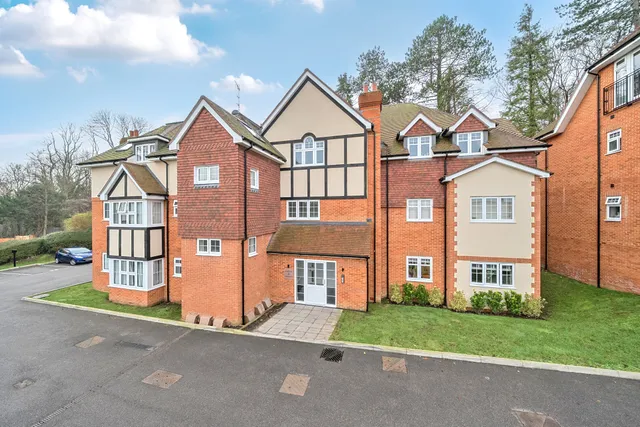Tupwood Lane, Caterham, CR3