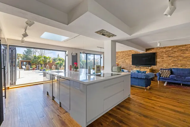 Parkside, Shoreham-By-Sea, BN43