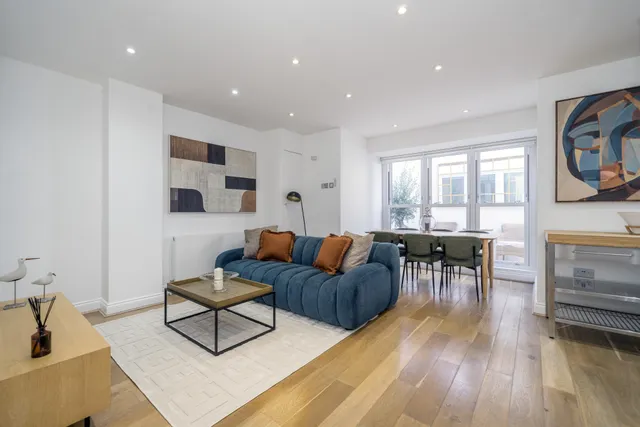 Mount Park Crescent, Ealing, W5