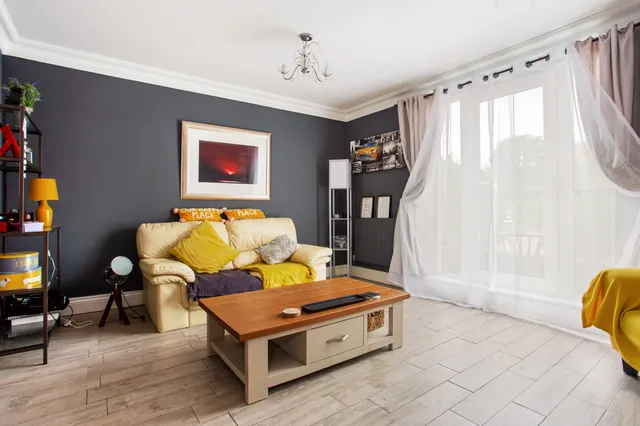 Dew Pond Close, Horsham, RH13