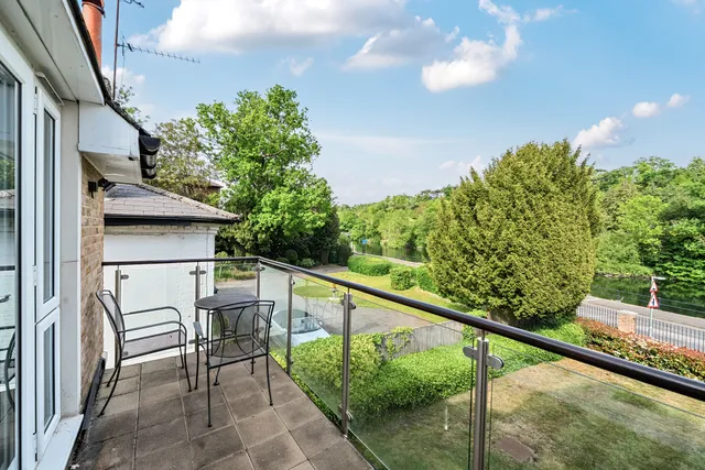 Longworth Drive, Maidenhead, SL6