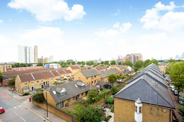 Blair Street, London, E14