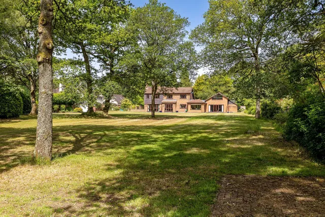 Fleet Hill, Wokingham, RG40