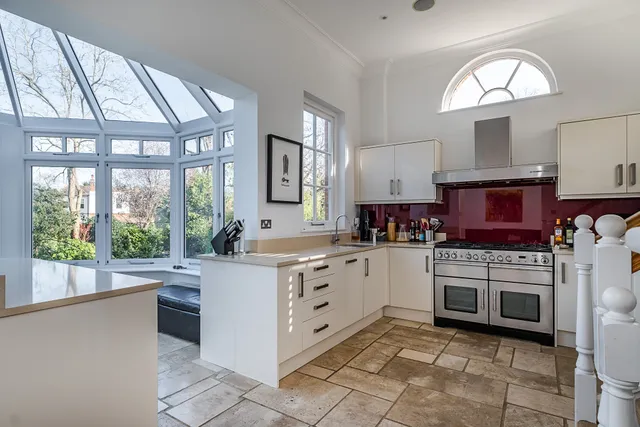 Twickenham Road, Teddington, TW11