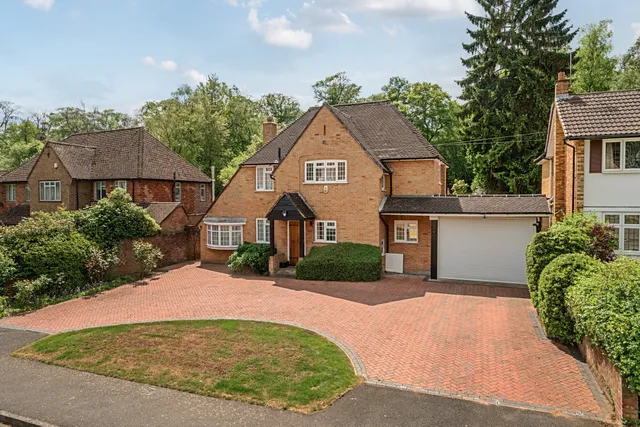 Howards Wood Drive, Gerrards Cross, SL9