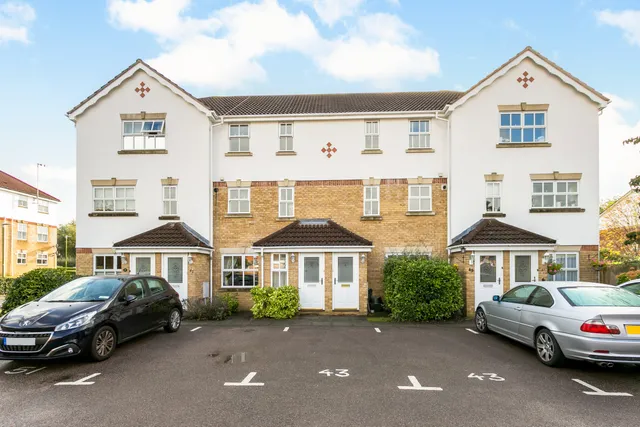 Byewaters, Watford, WD18