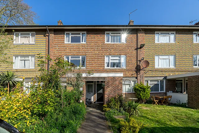 Bolton Road, London, W4
