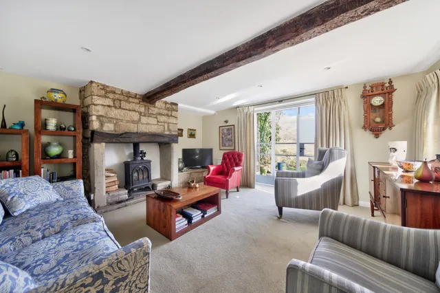 Old Neighbourhood, Chalford, GL6