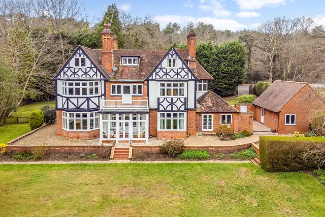 London Road, Camberley, GU15
