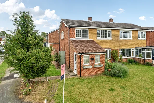 Devonshire Green, Farnham Royal, SL2