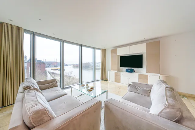 St. George Wharf, London, SW8