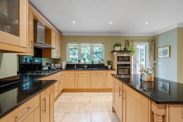 Chiltern Hills Road, Beaconsfield, HP9