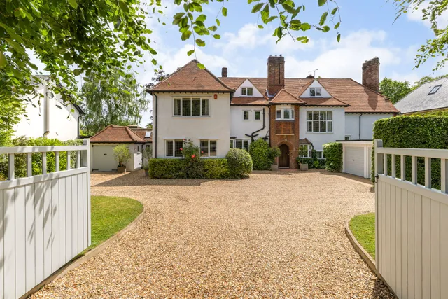 Knottocks Drive, Beaconsfield, HP9