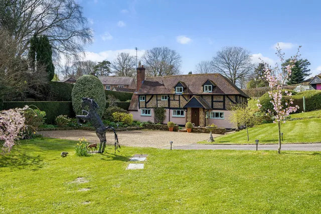 Row Lane, Albury, GU5