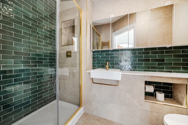 Colvestone Crescent, London, E8