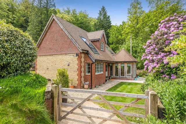 Henley, Haslemere, GU27