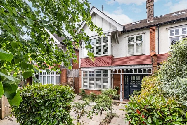 Richmond Park Road, London, SW14