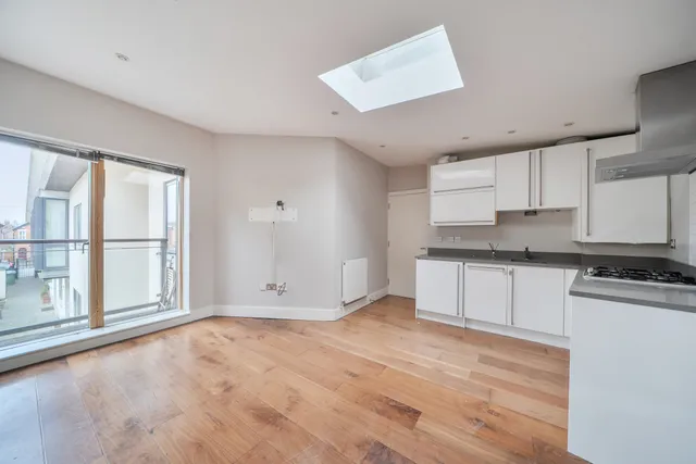 Elmgrove Mews, Weybridge, KT13