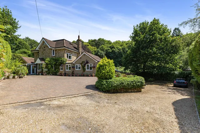 Stodham Lane, Liss, GU33