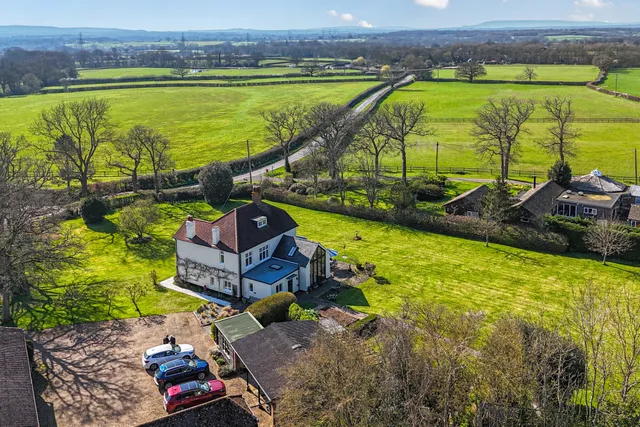 Okehurst Lane, Billingshurst, RH14
