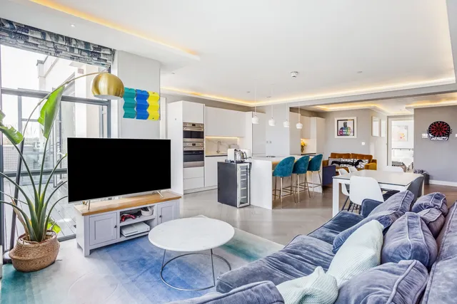 Warple Way, London, W3