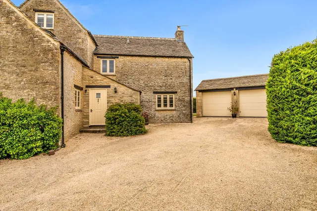 Daglingworth, Cirencester, GL7