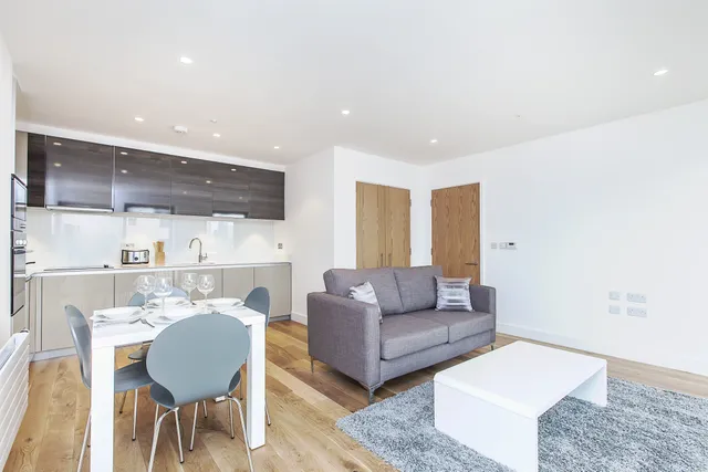 Barking Road, London, E16