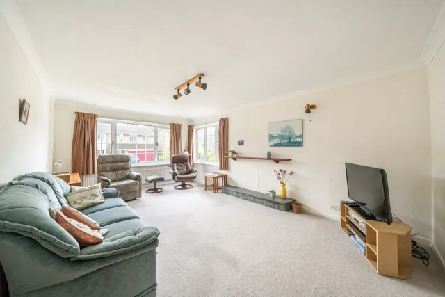 Lambourn Gardens, Harpenden, AL5