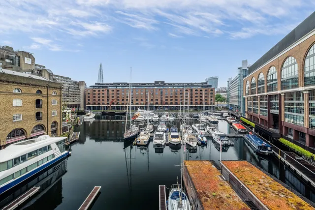 East Smithfield, London, E1W