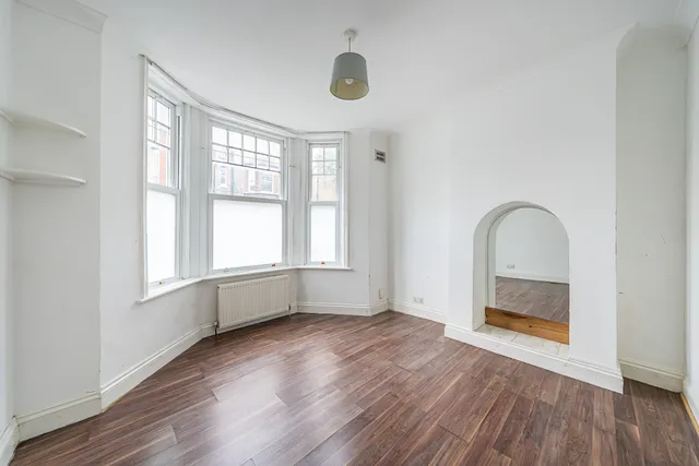 132 Stonhouse Street, London, SW4