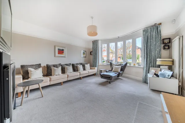 Laburnum Grove, Chichester, PO19