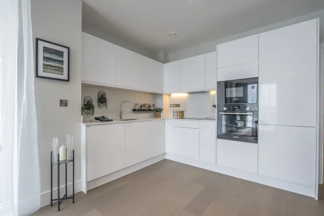 Bookbinder Point, Roslin Road, London, W3
