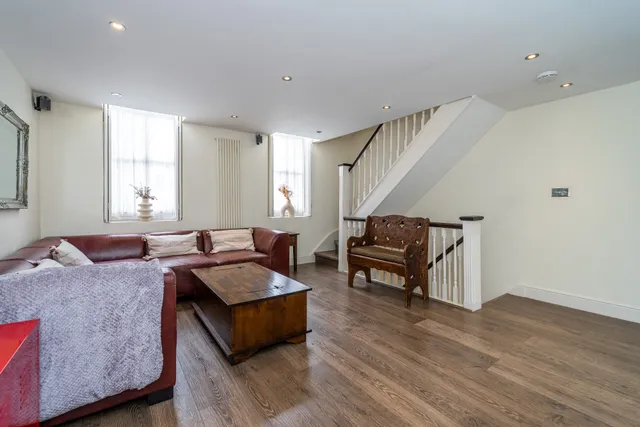 Malvern Mews, London, NW6