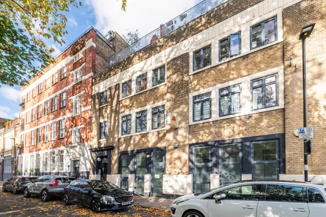 24 Bartholomew Square, London, EC1V