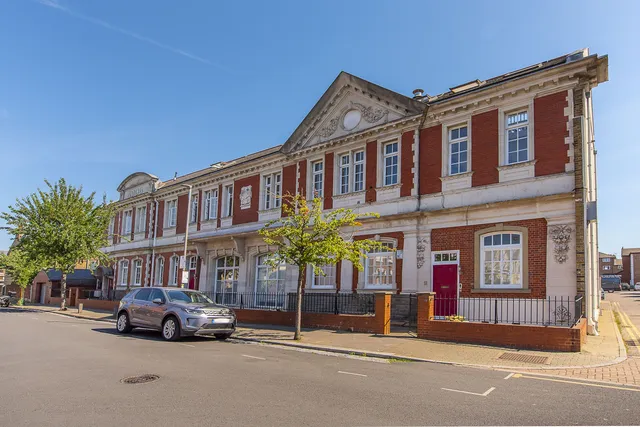 Burmester Road, London, SW17