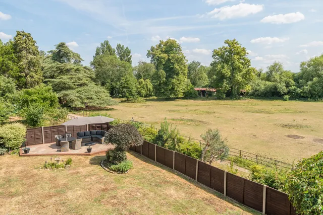 St. Andrews Close, Wraysbury, TW19