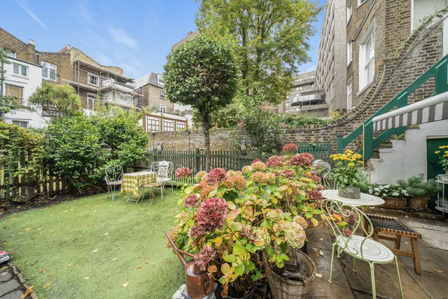 Russell Road, London, W14