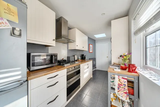 Alma Road, Esher, KT10