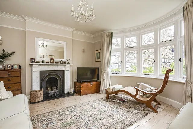 Raleigh Drive, Claygate, KT10