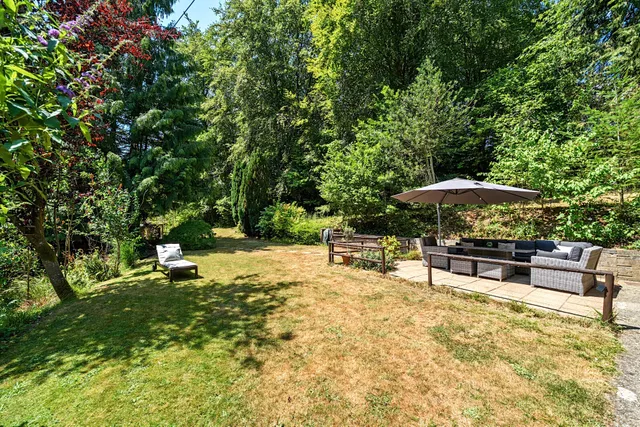 Medstead Road, Beech, GU34