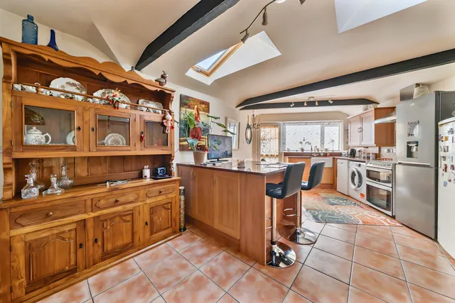 Petersfield Road, Greatham, GU33