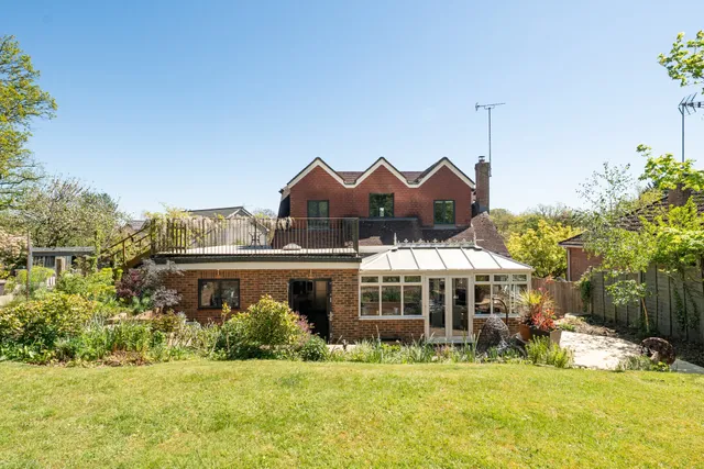 Woodside Close, Chiddingfold, GU8