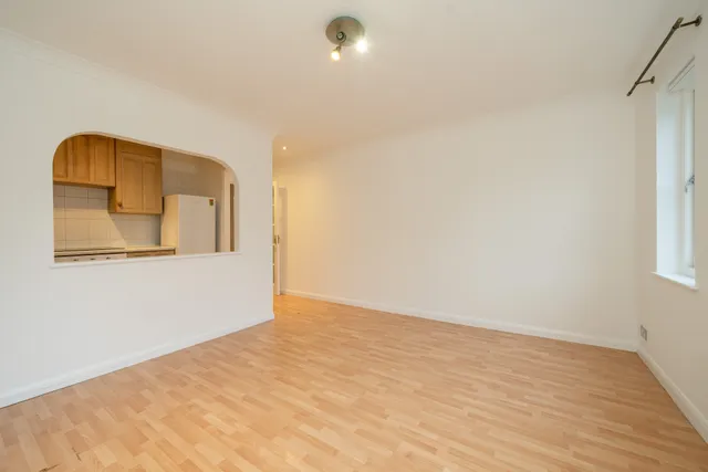 British Grove South, London, W4