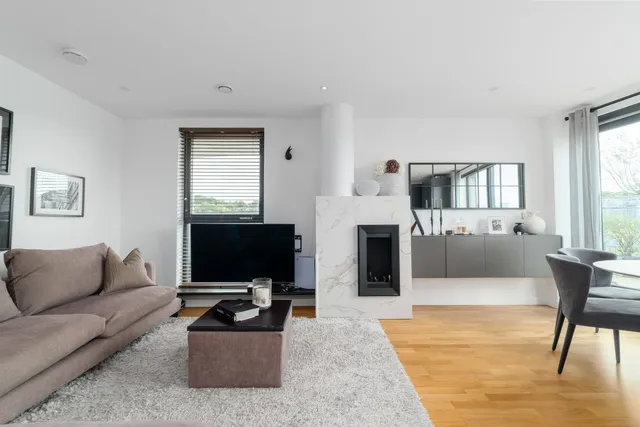 Hawthorne Crescent, London, SE10