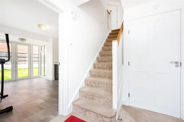 Griffiths Close, Bushey, WD23