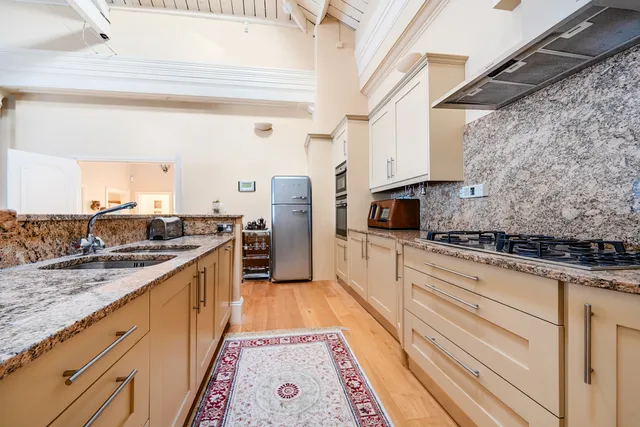 Royal Drive, London, N11