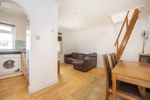 Clonmel Road, Teddington, TW11