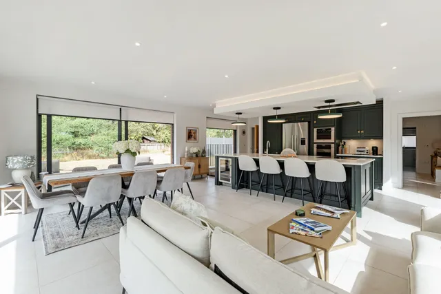 The Collection, Clifford Chambers, CV37