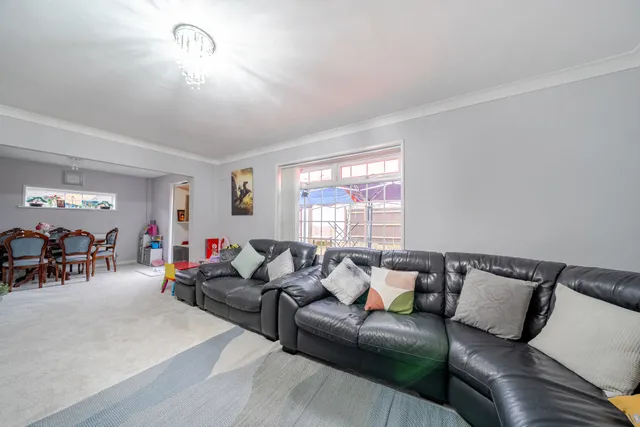 Park Avenue, Wraysbury, TW19